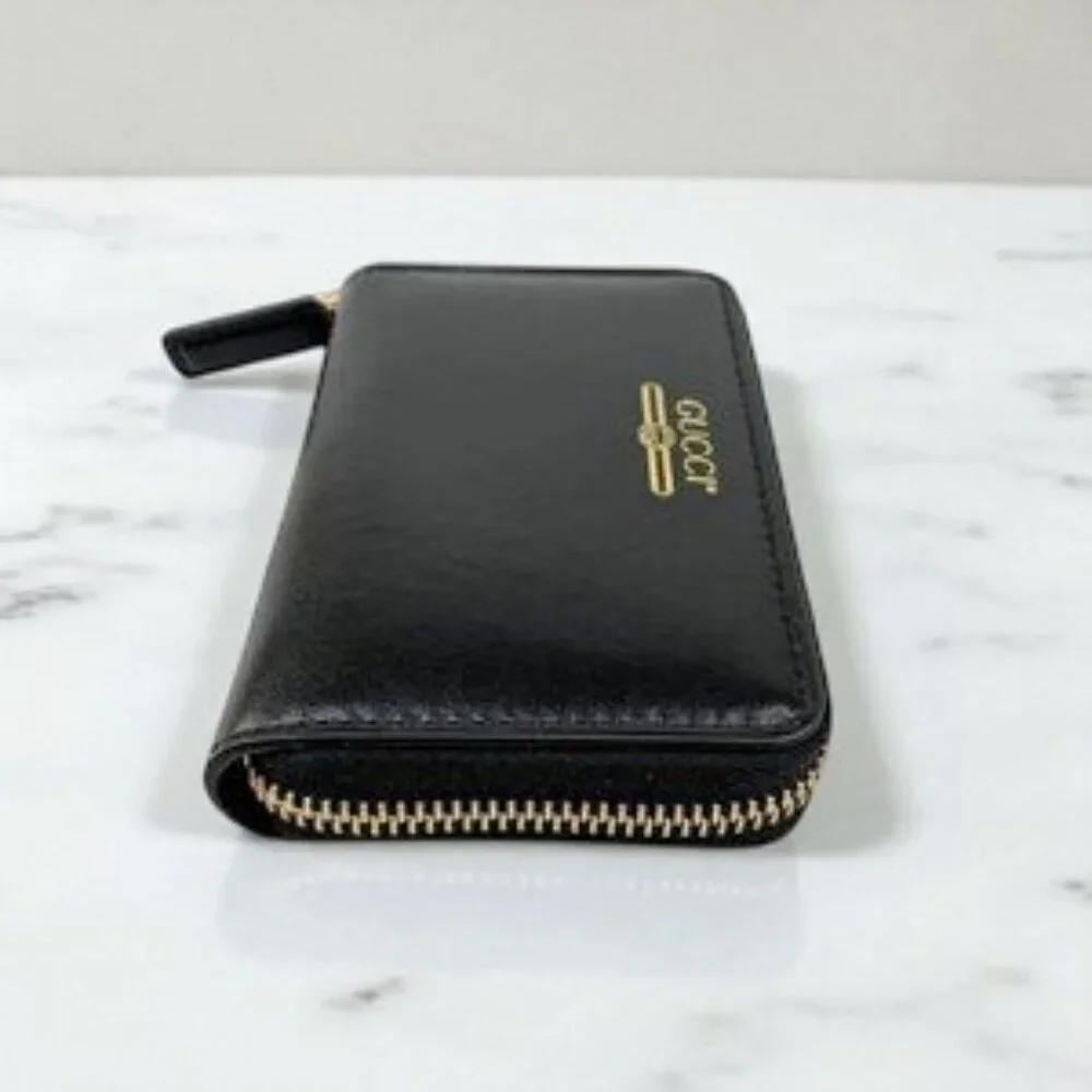 NIB Authentic Gucci zip card case wallet with gucci logo in black